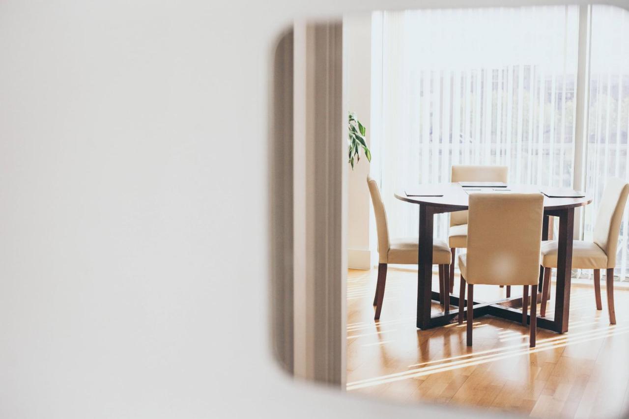 Serviced Apartment In Liverpool City Centre - Free Parking - Balcony - By Happy Days Екстериор снимка