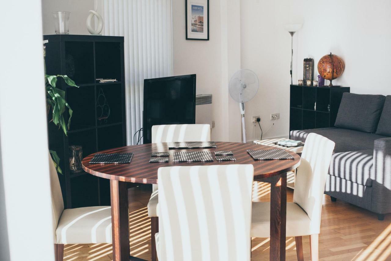 Serviced Apartment In Liverpool City Centre - Free Parking - Balcony - By Happy Days Екстериор снимка