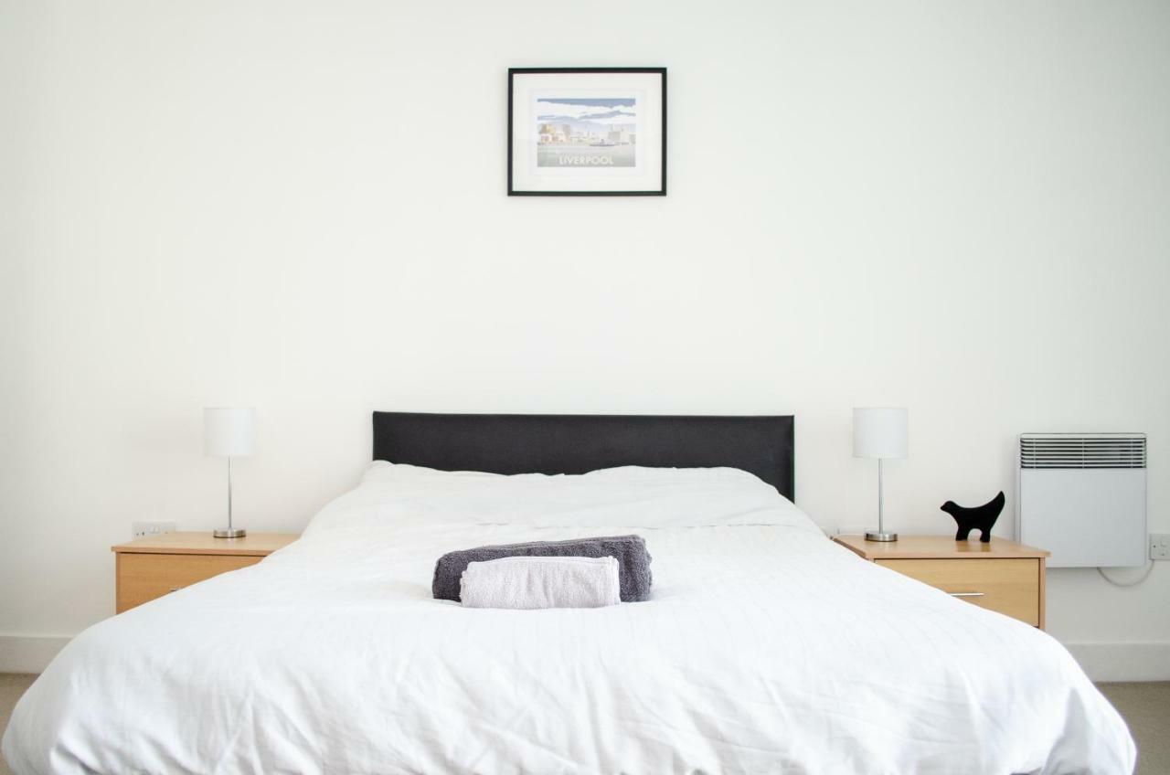Serviced Apartment In Liverpool City Centre - Free Parking - Balcony - By Happy Days Екстериор снимка