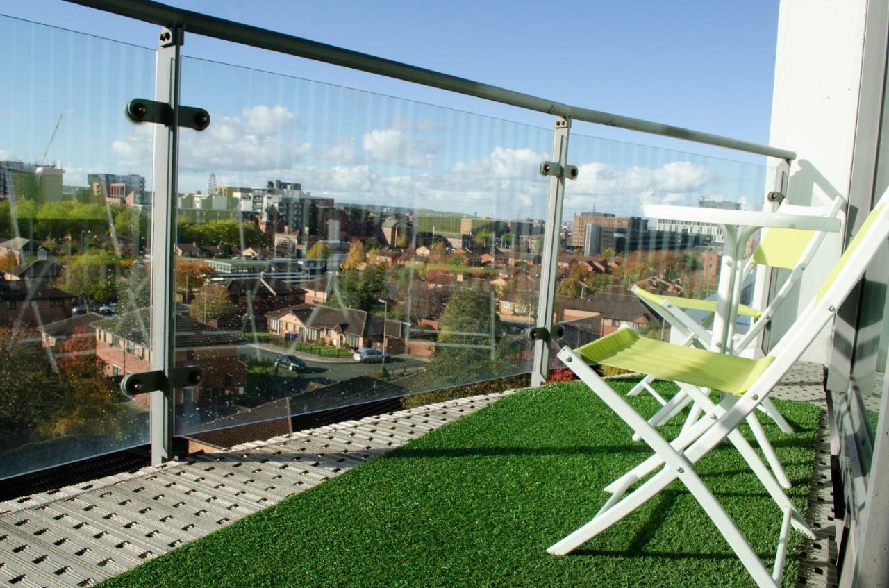 Serviced Apartment In Liverpool City Centre - Free Parking - Balcony - By Happy Days Екстериор снимка
